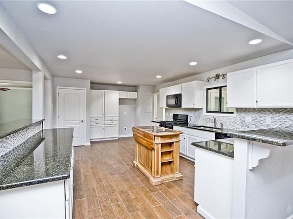 5th image of 10186 Coose Hollow Ln