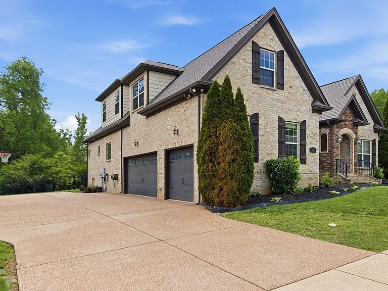 101 Corbin Ct — Photo 3