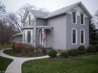 1298 State St, Vermilion, OH 44089