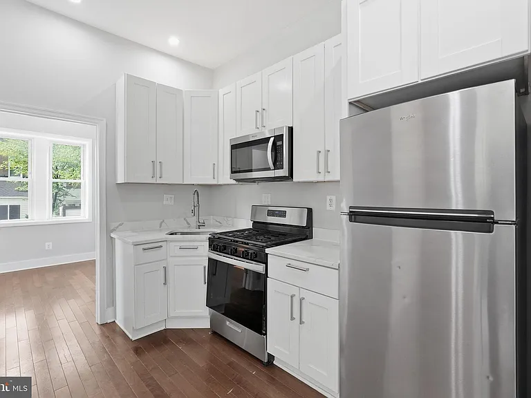 1618 1st St NE #1 — Photo 4