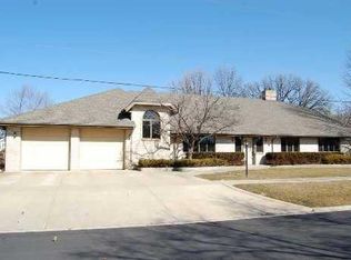 701 E Church St, Minooka, IL