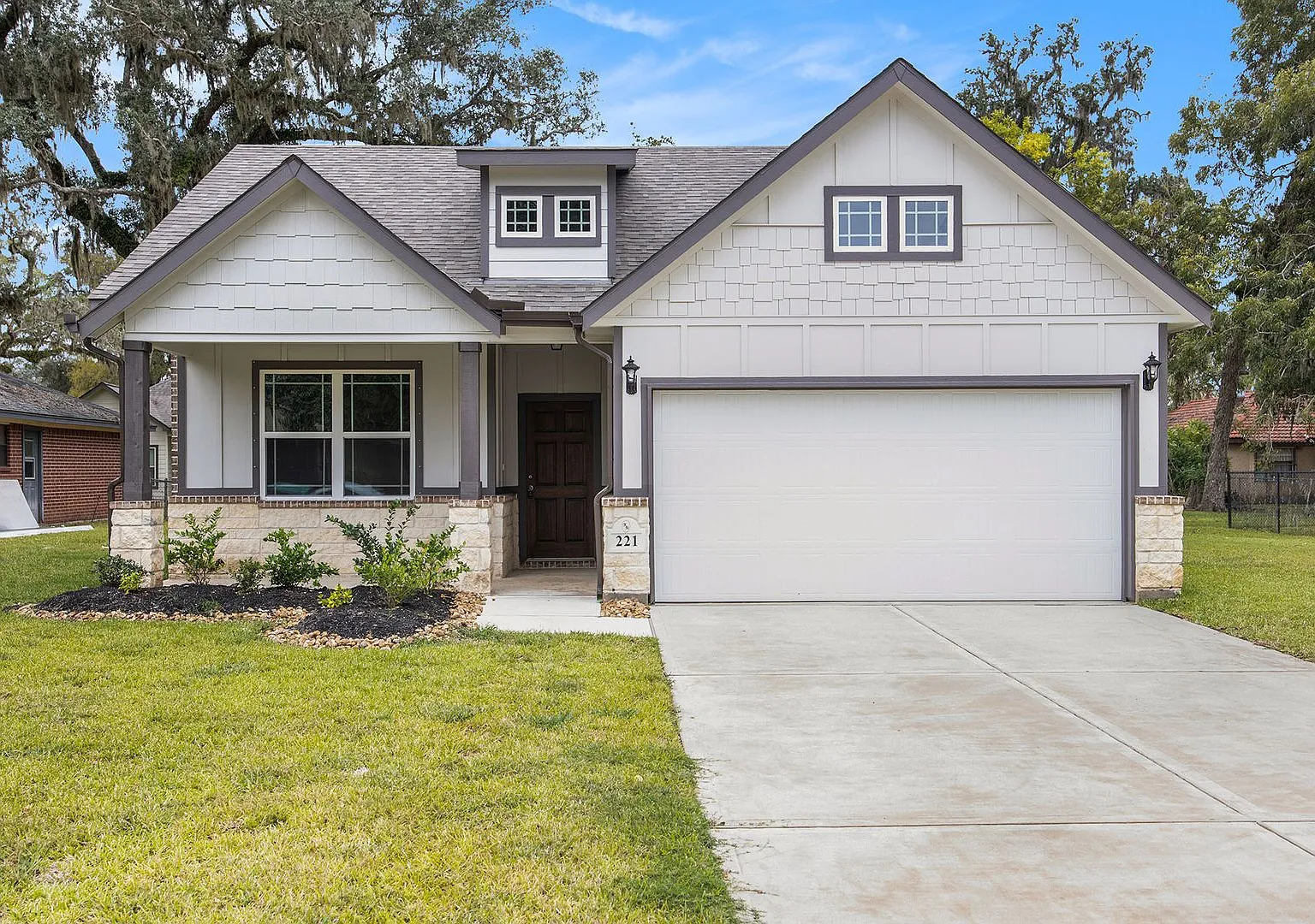 Spacious Columbia Lakes Rental Home with a Golf Course & tons of Amenities — Photo 1