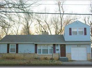 1909 S Robberson Ave, Springfield, MO 65807