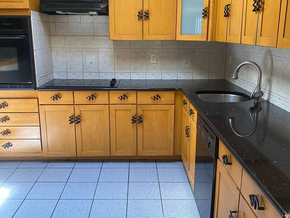 1st image of 2052 E 56th St #3