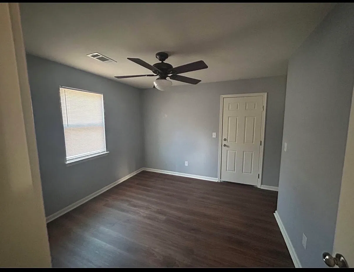 2 bed, 700 sqft, $900 — Photo 4