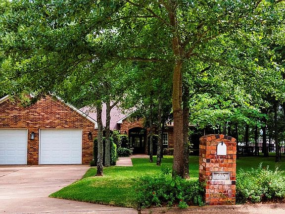 3rd image of 223 Lakeside Dr