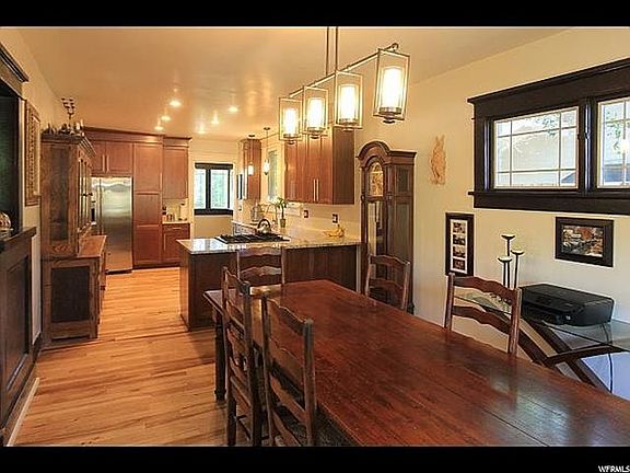 4th image of 1450 E Roosevelt Ave