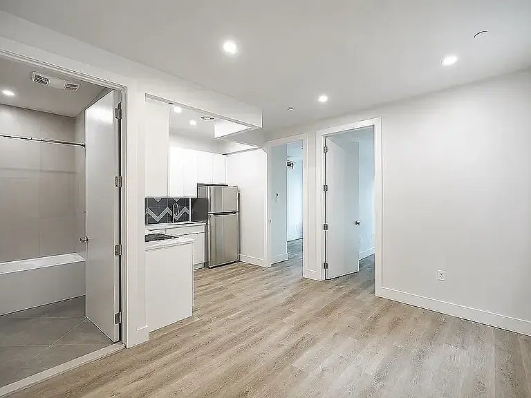 3410 Farragut Rd #1L — Photo 5