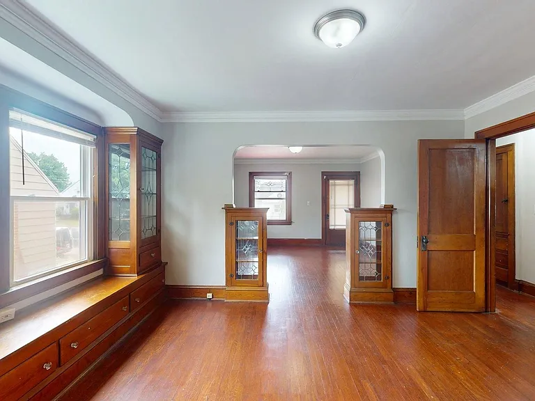 9715 Plymouth Ave — Photo 6