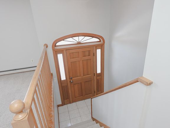 3rd image of 40 Joanne Drive