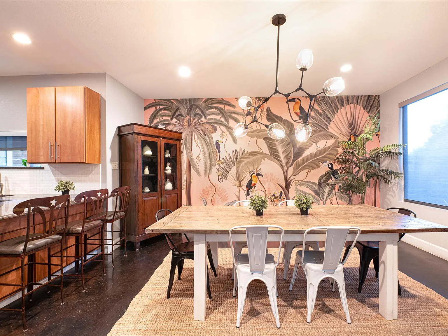 4 bed, 2.5 bath, 2369 sqft, $5,750 — Photo 1