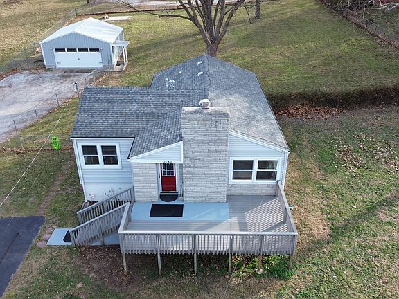 3rd image of 2740 E Republic Road