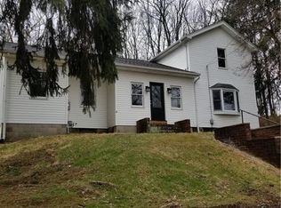 738 Bedford Rd, Brookfield, OH 44403