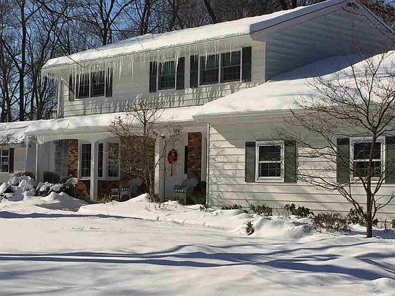 2nd image of 21 Julia Dr