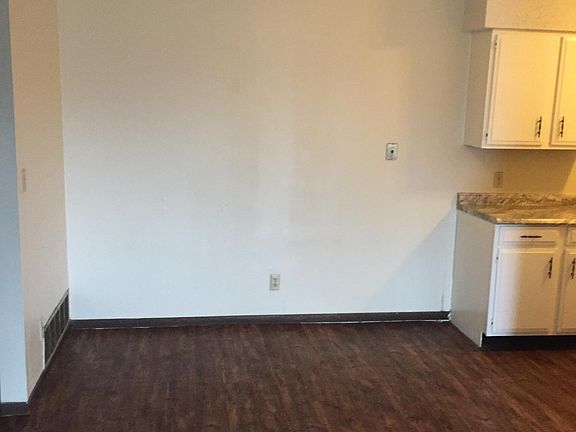 3rd image of 822 E Ford St APT 304