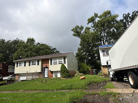3rd image of 708 Circle Dr
