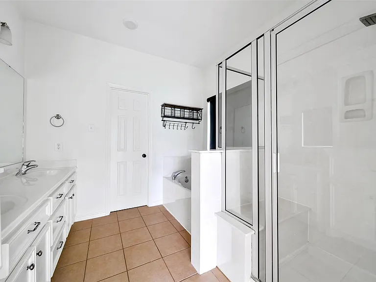 15575 Kitty Hawk Dr — Photo 21