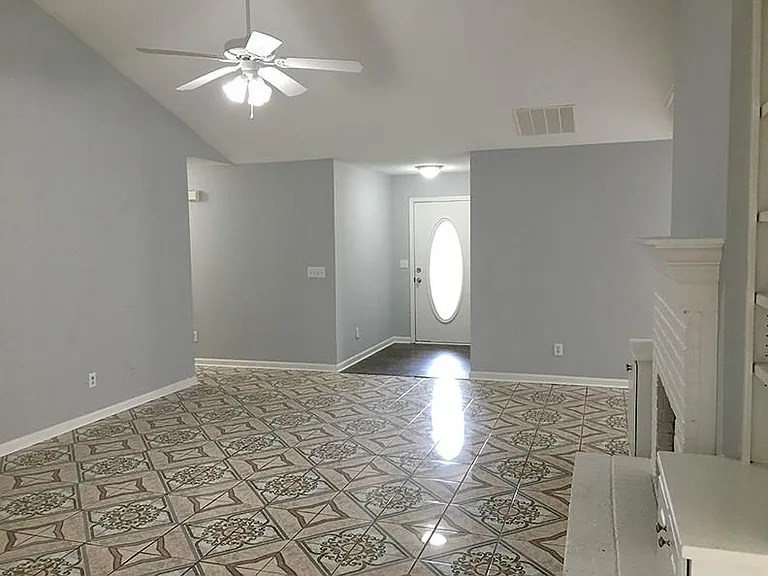 2515 Freemans Walk Dr — Photo 4