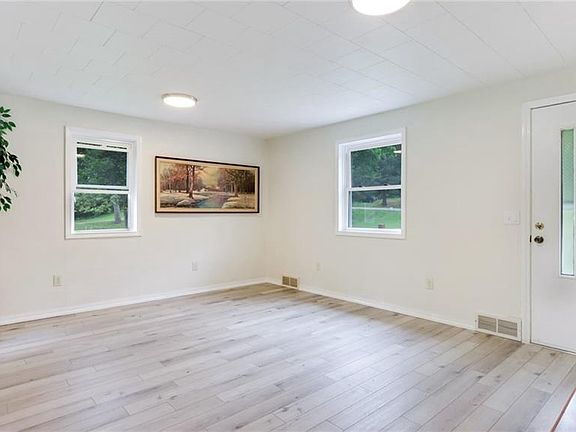 4th image of 1435 Mckinley Road