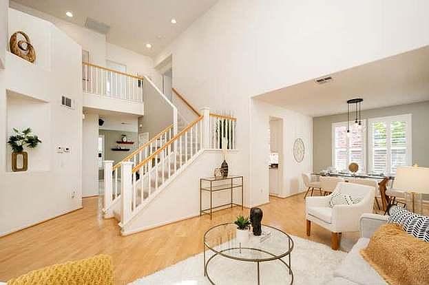 1st image of 608 Landmark Ln