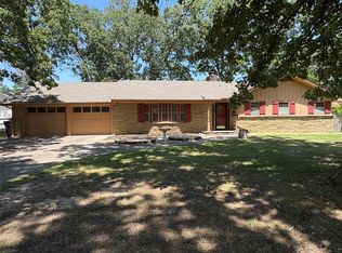 717 E Seneca St, Tahlequah, OK 74464