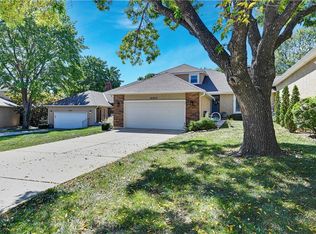10923 W 98th St, Overland Park, KS 66214