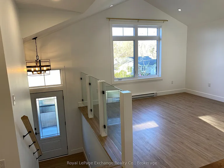105 Maple St — Photo 4