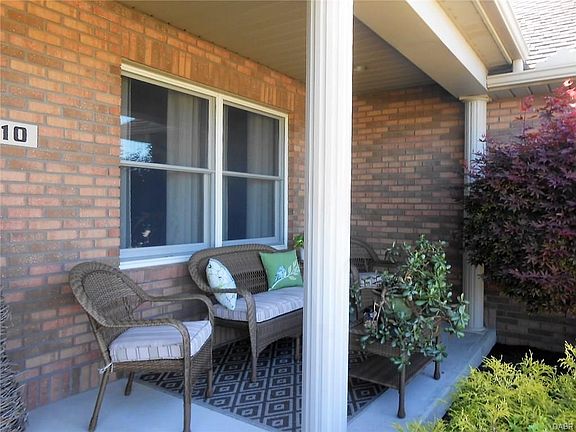 4th image of 110 Westbury Dr
