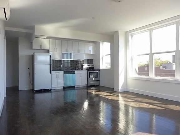 2nd image of 490 Ocean Pkwy APT 53