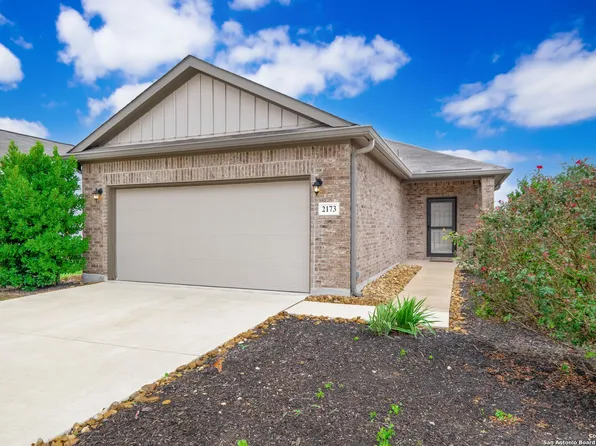 2173 Hiddenbrooke Pass, Seguin, TX 78155