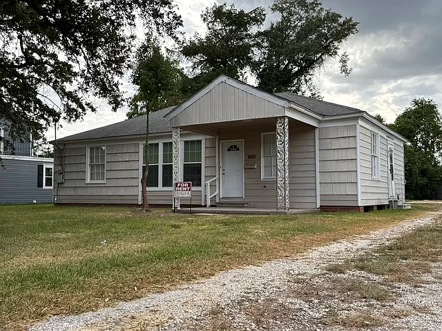 3 bed, 1260 sqft, $1,600 — Photo 2