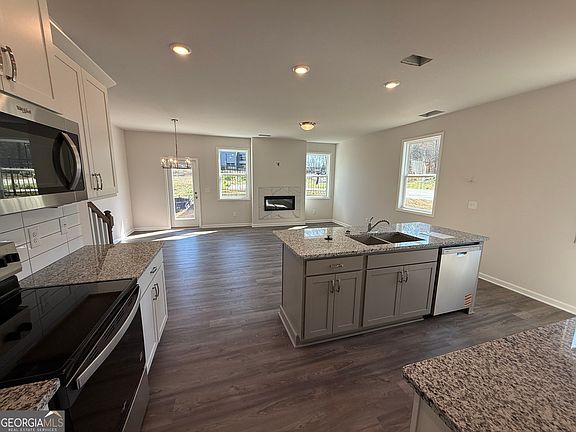 4th image of 5131 Longview Run