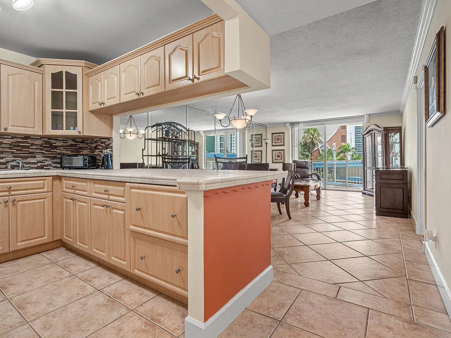 1801 S Ocean Dr — Photo 4