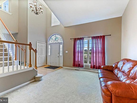 4th image of 400 Cavalier Dr