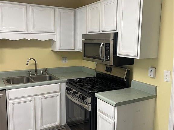 5th image of 35 Ritchfield Dr