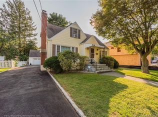 264 Pasadena Pl, Bridgeport, CT 06610