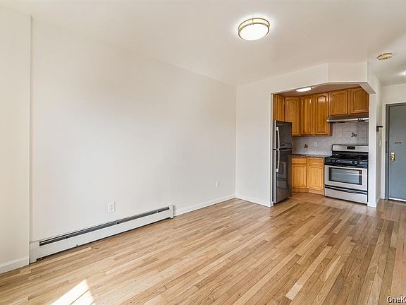 5th image of 4135 67th Street #5C