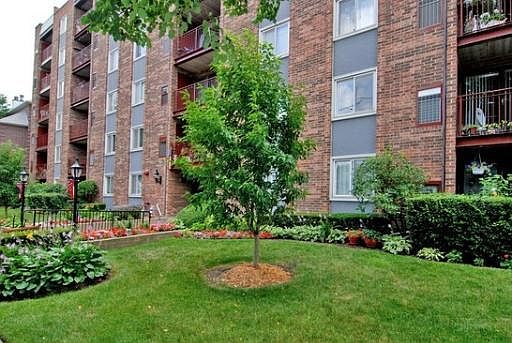 1st image of 825 Pearson St APT 2G