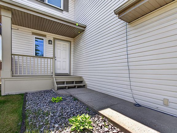 4th image of 547 Leger Way NW