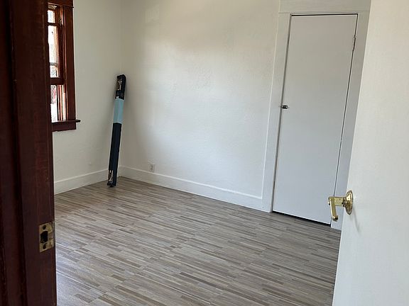 2nd image of 420 E G St #D