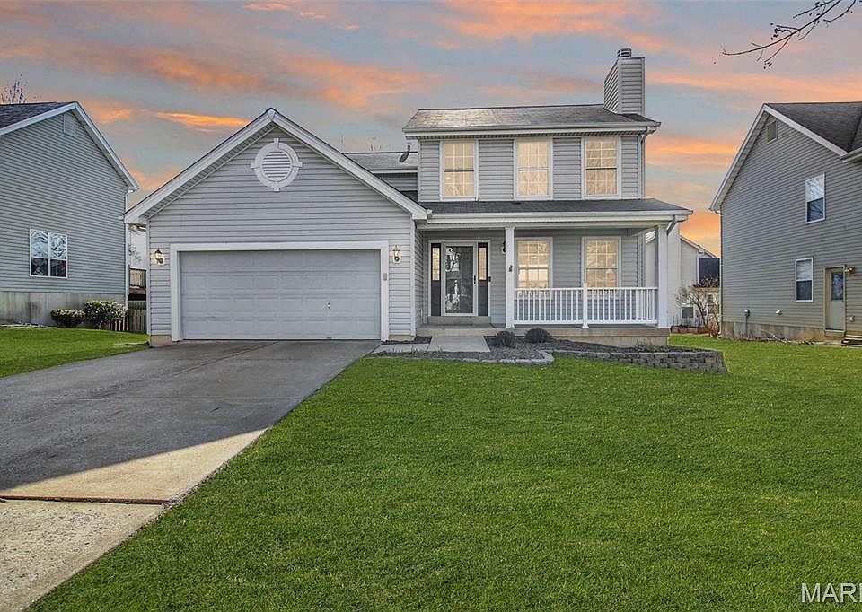1st image of 350 Falcon Hill Dr