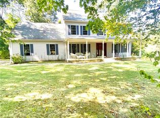 7 Barberry Ln, Moodus, CT 06469
