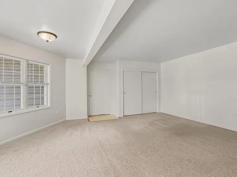 2712 Lisburn Rd — Photo 4