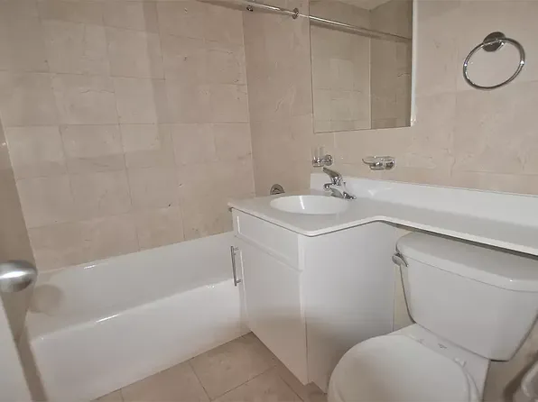 333 East 49th Street image 4 of 7