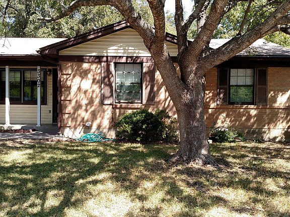 2nd image of 3302 Rosewood Dr