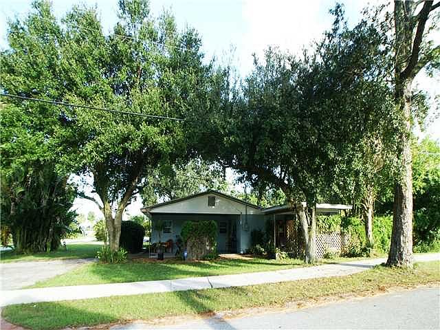 1st image of 610 SW 34th St
