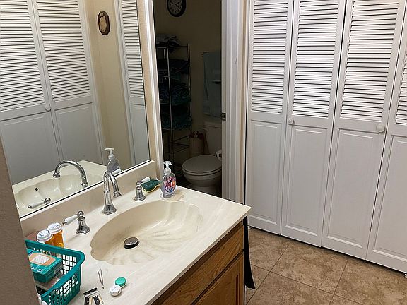 3rd image of 122 Leisure World