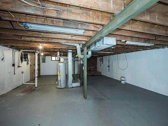 5th image of 325 Caithness Rd