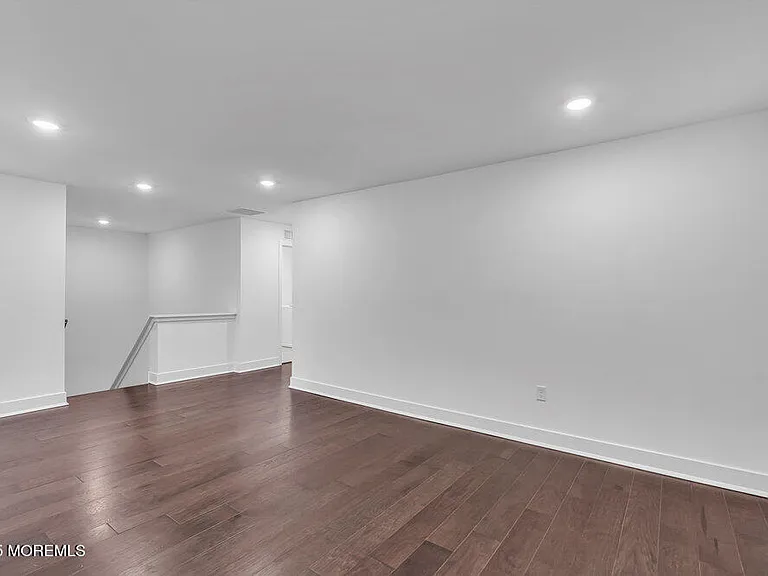 122 Woolley Ct — Photo 26