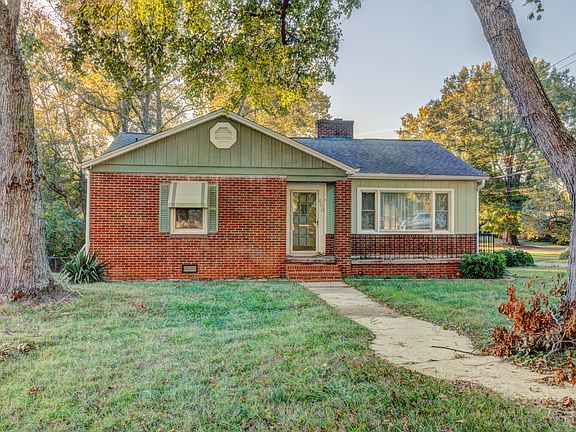 2nd image of 800 Elmwood Dr